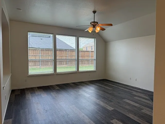 509 Avalanche Dr — Photo 10