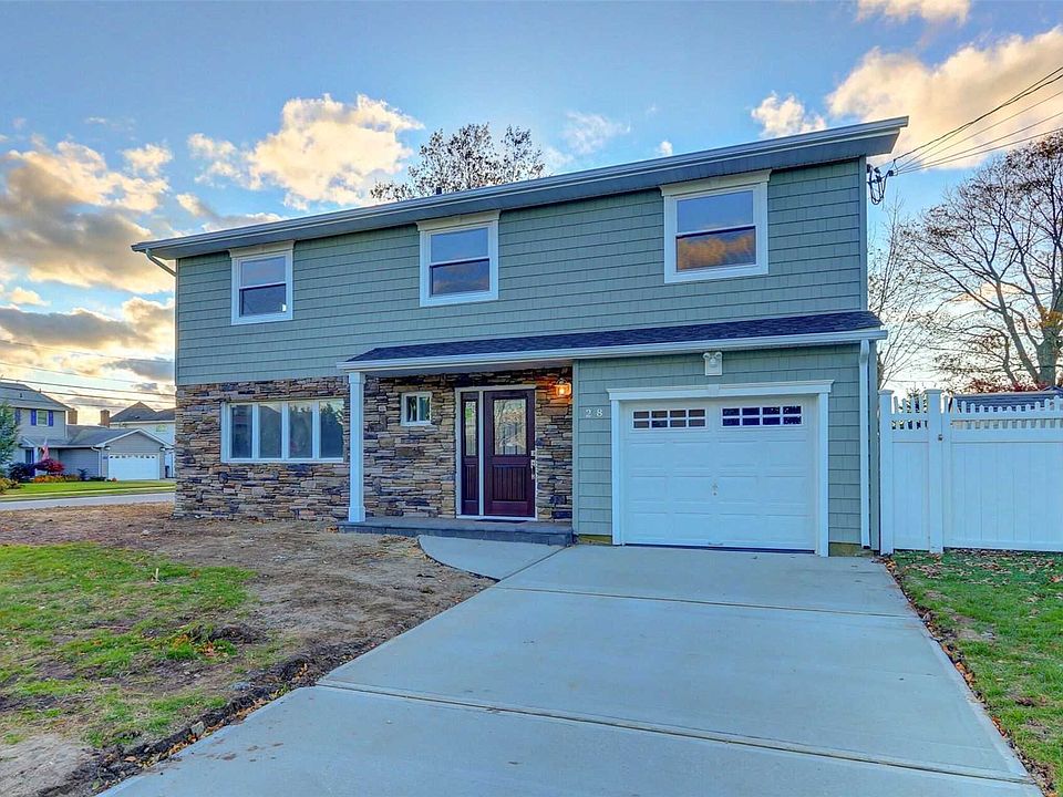 1st image of 28 Ensign Dr
