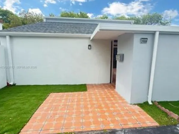 2560 SW 122nd Ct, Miami, FL 33175