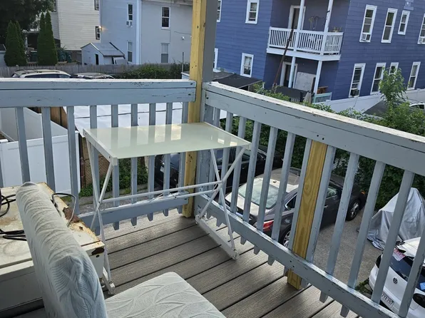 31 Groveland St Floor 2, Lynn, MA 01902