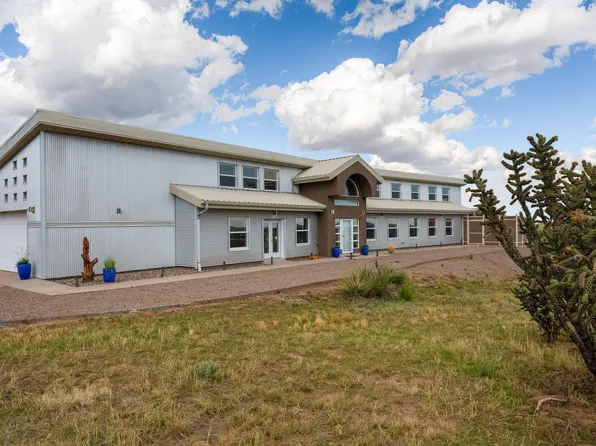 2 Berta Dr, Edgewood, NM 87015