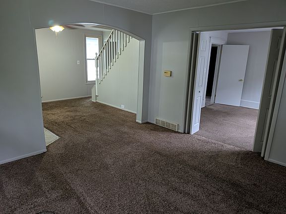 4th image of 77 N Pine St