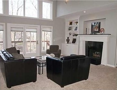 4th image of 5330 Lake Shore Ave