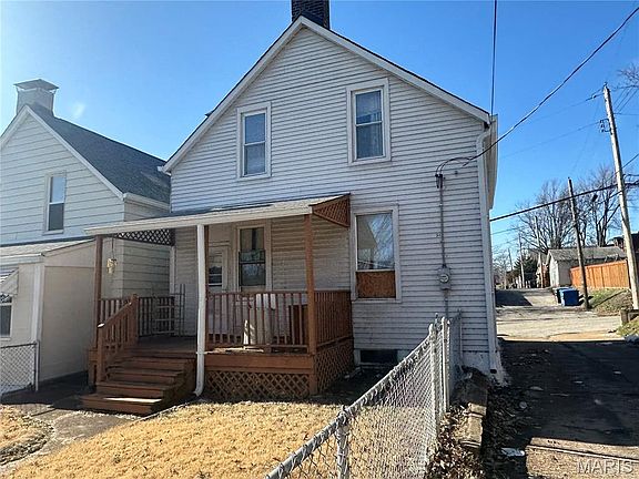 2nd image of 313 Fillmore St