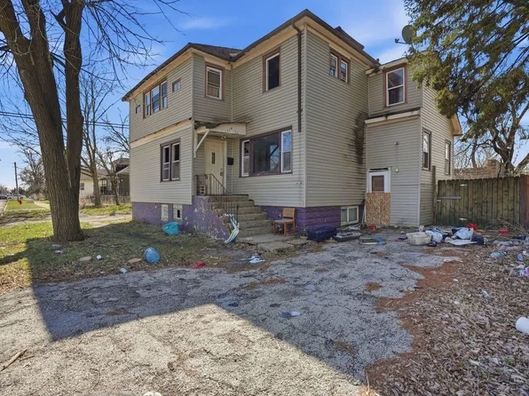 122 W 150th St, Harvey, IL 60426