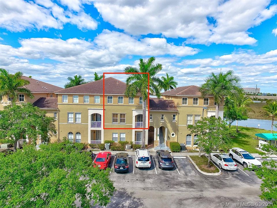 Home For Sale In COURTYARDS TWO