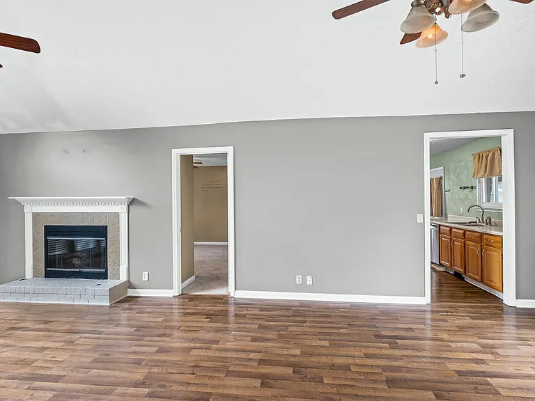 154 Arsenal Dr — Photo 5