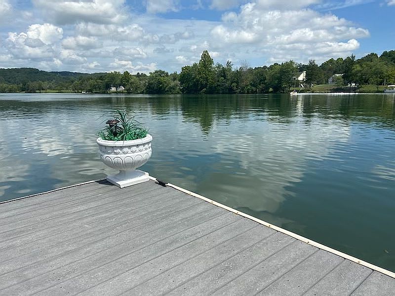 2nd image of 412 Mariner Point Dr