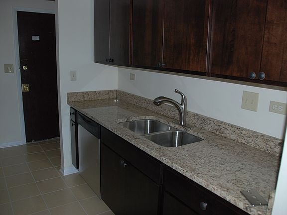 4th image of 2216 Country Club Dr APT 13