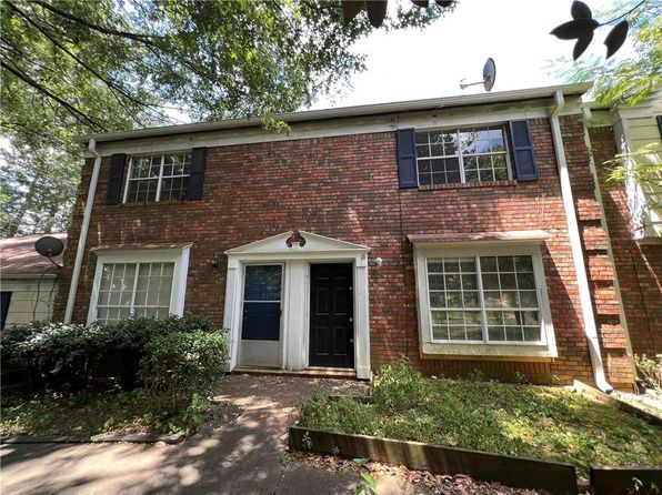 2572 Stratford Ln, Morrow, GA 30260