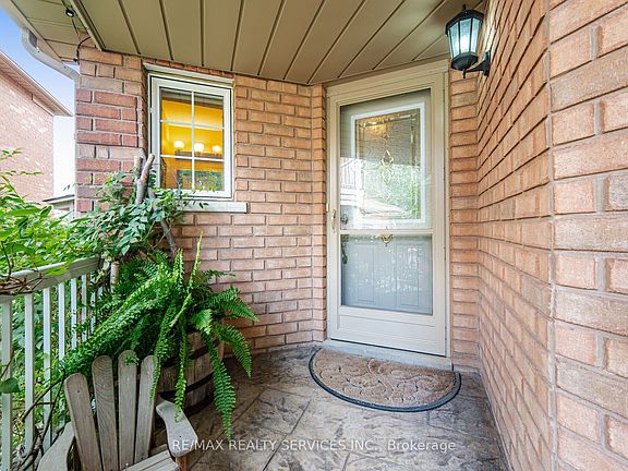 3rd image of 23 Swansea Meadows Dr