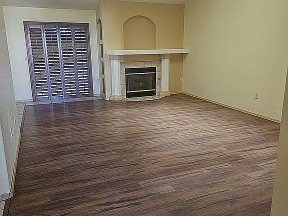 3rd image of 676 Cedardale Loop