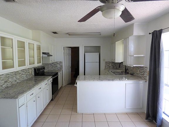 3rd image of 1432 Shelton Dr