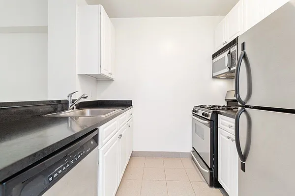 Rented by REAL New York | media 7