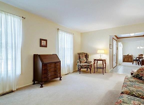 5th image of 877 Gardenway Dr