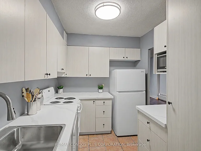 5949 Yonge St #208 — Photo 14