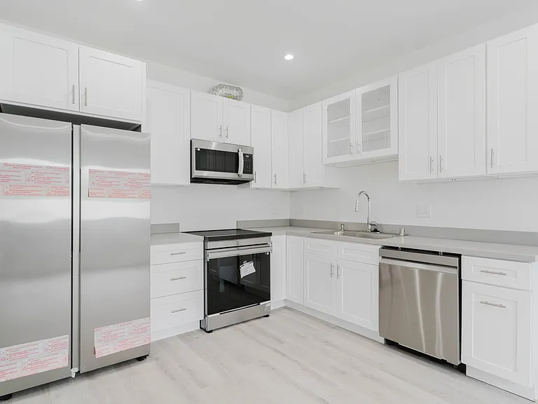 10938 Olinda St — Photo 7