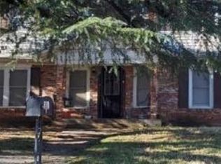 301 Dixon St, Cleburne, TX 76033