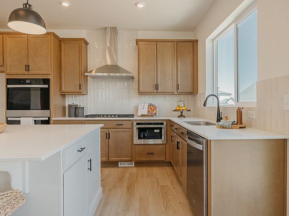 5th image of 944 W Columbia Ct #108