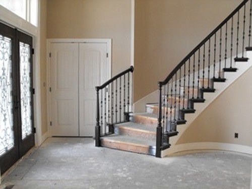 1st image of 611 NE Lone Hill Dr
