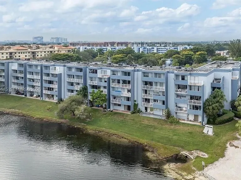 9351 Fontainebleau Blvd #B409 — Photo 18