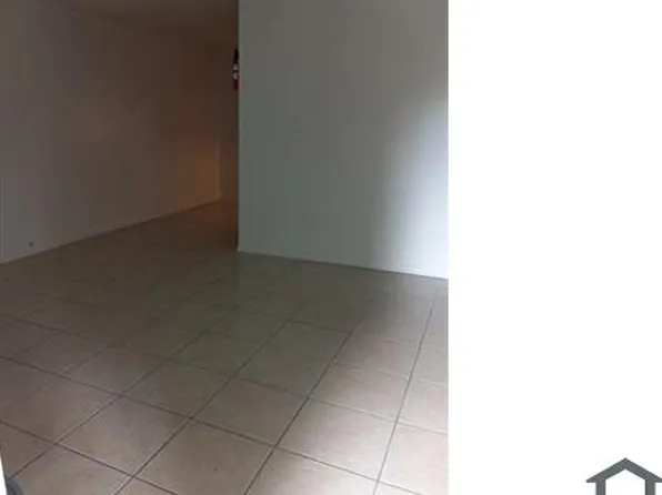 10121 N 11th St APT B, Tampa, FL 33612