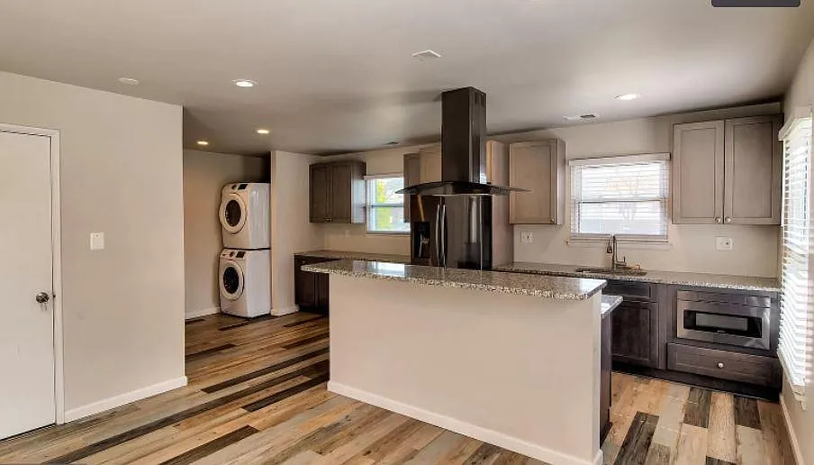 7415 Crane Pl — Photo 3