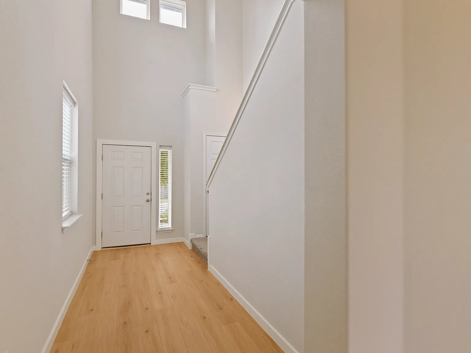 4 bed, 2.5 bath, 2381 sqft, $2,750 — Photo 2