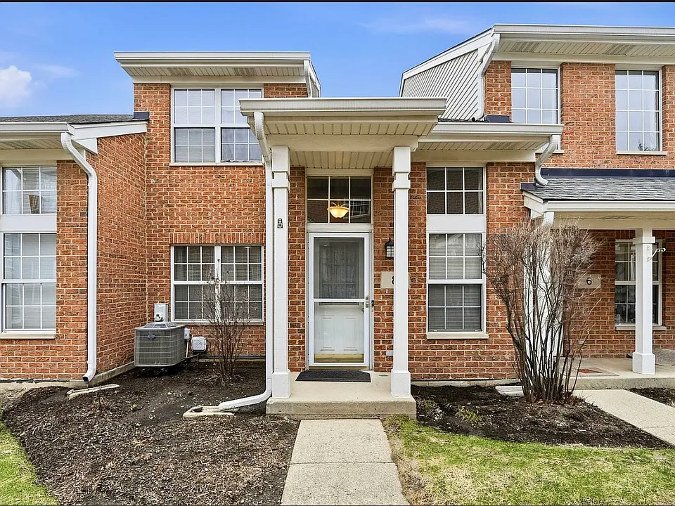 8 Saint Regis Ct