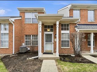 8 Saint Regis Ct, Elmhurst, IL 60126