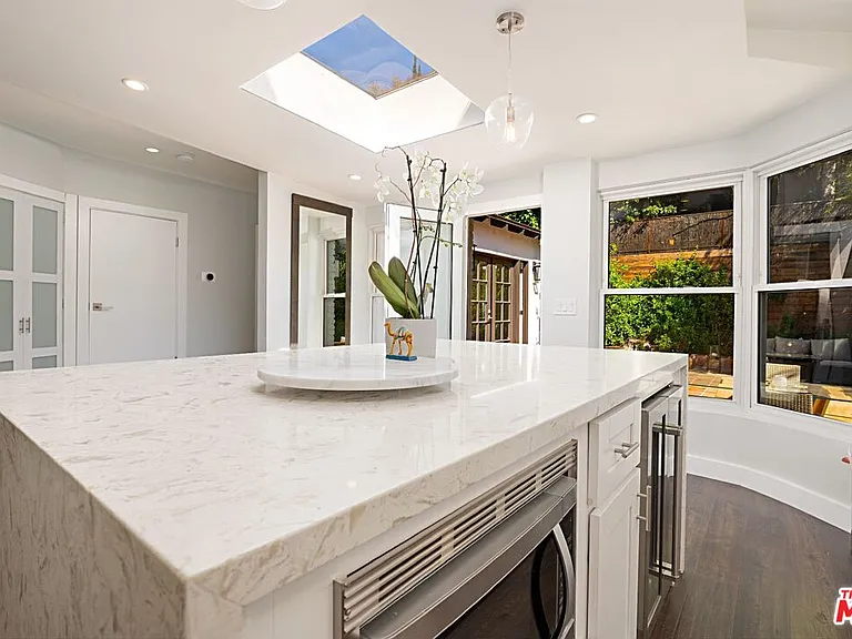 9023 Phyllis Ave — Photo 23