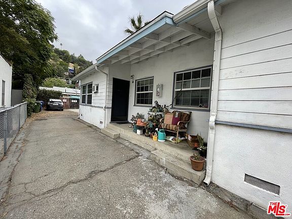 3rd image of 2319 Griffith Park Blvd