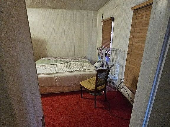 4th image of 437 Clark St