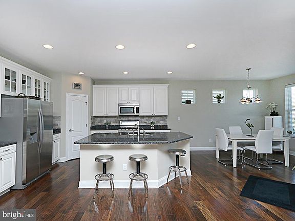 4th image of 38611 Longs Chapel Ln