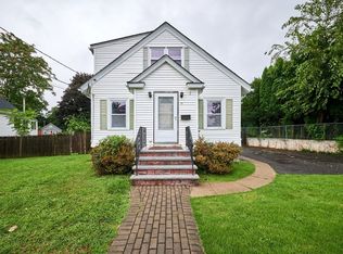 31 Vershire St, West Roxbury, MA 02132