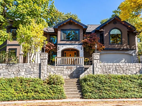 6469 Marine Dr, Burnaby, BC V3N 2Y5