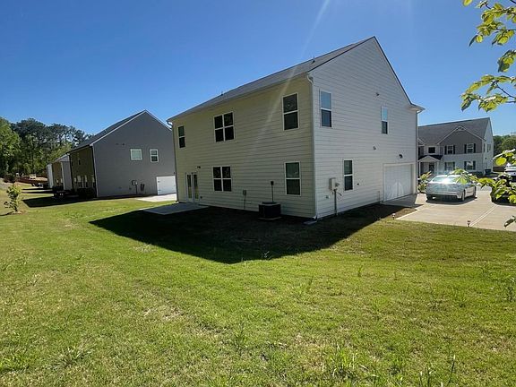 5th image of 205 Sullivan St