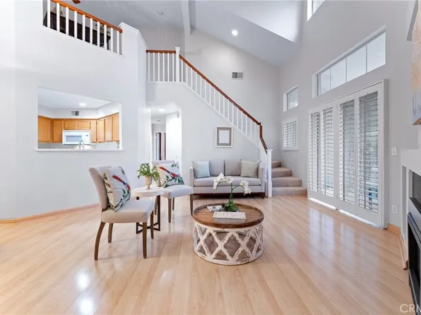 8075 E Treeview Ct, Anaheim, CA 92808