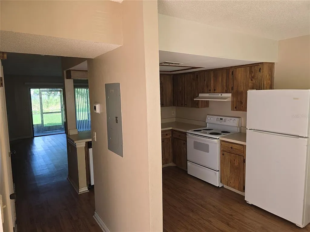 2 bed, 2.5 bath, 1136 sqft, $1,450 — Photo 3
