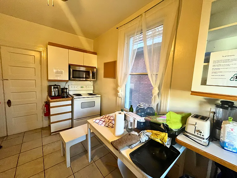315 Frank St — Photo 17