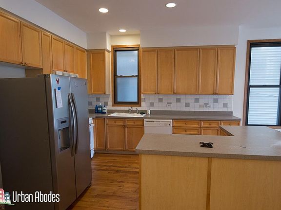 4th image of 1753 W Cornelia Ave #Ua1