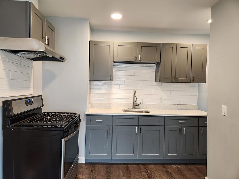 1st image of 315 New York Ave Floor 2