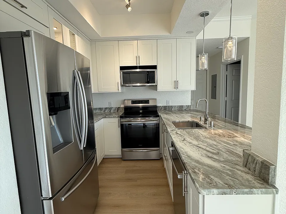 1064 N Tamiami Trl #1435
