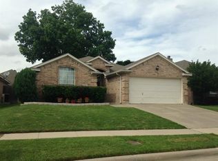 4529 Summerbrook Cir, Fort Worth, TX 76137