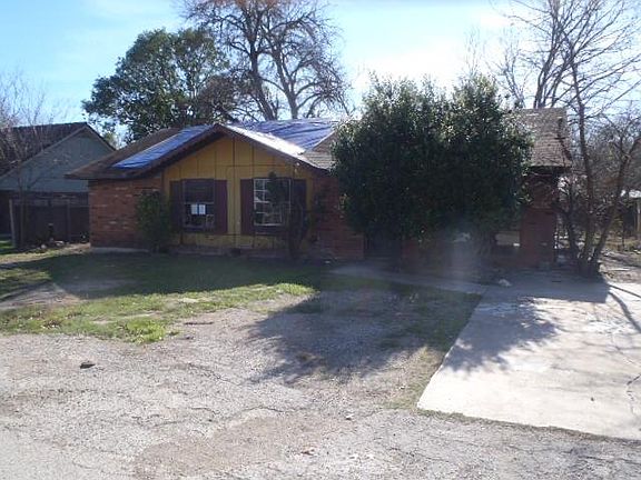 2nd image of 652 Fir Ln
