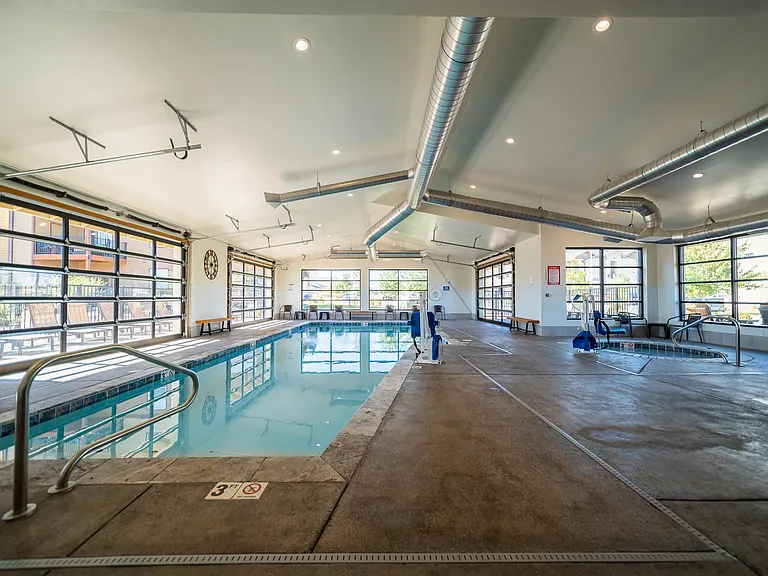 Indoor / Year Round Swimming Pool & Hot Tub