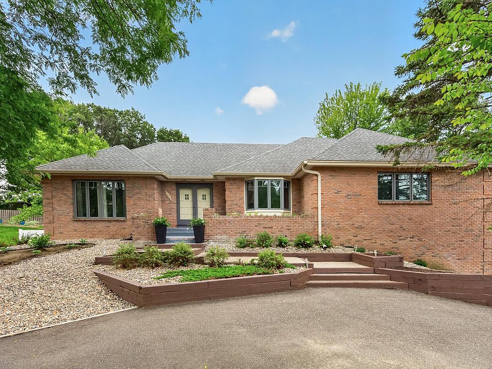 1st image of 1528 Briarknoll Dr
