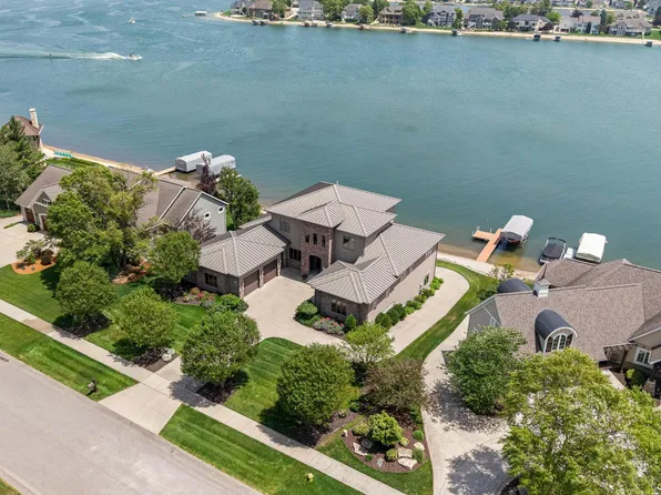 5714 Nelson Dr, Hudsonville, MI 49426