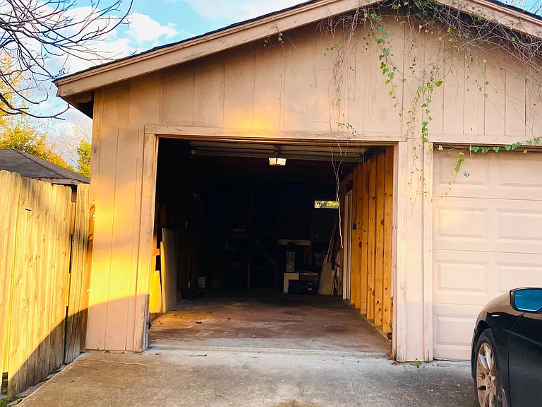 8819 Carvel Ln — Photo 6