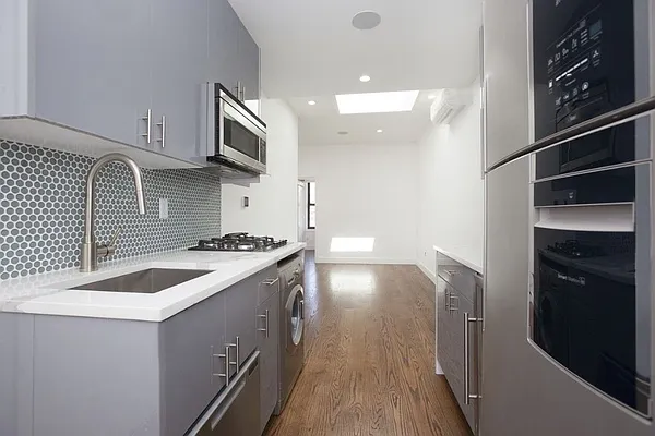 Rented by Living New York | media 23